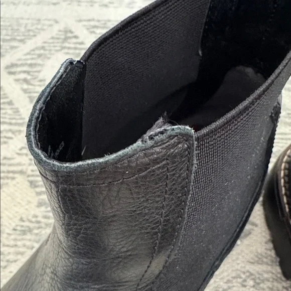 Black leather Chelsea boots - Picture 12 of 12